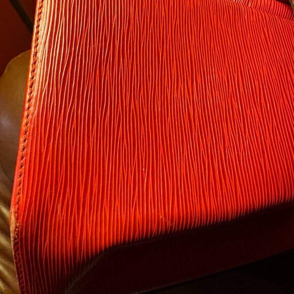 LOUIS VUITTON Epi Sac Depaule GM Shoulder Bag Red M80207 LV Auth 131025 - Picture 4 of 16